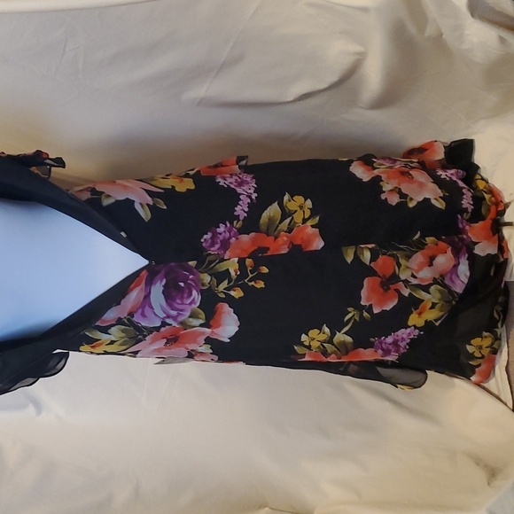 Lulu's Floral High Low Dress SZ XS NWT - Picture 6 of 10